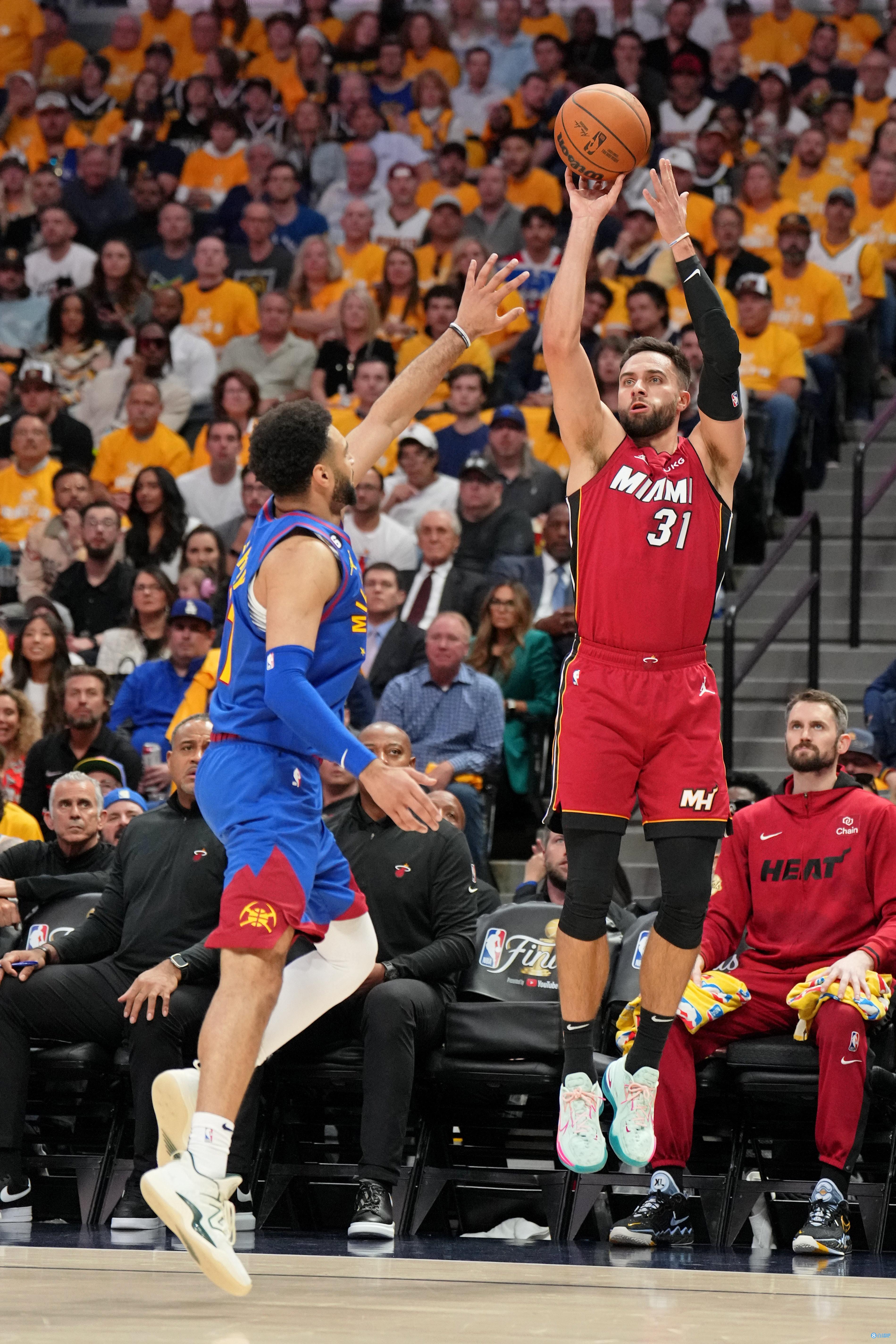 底角连中两 底角连中两